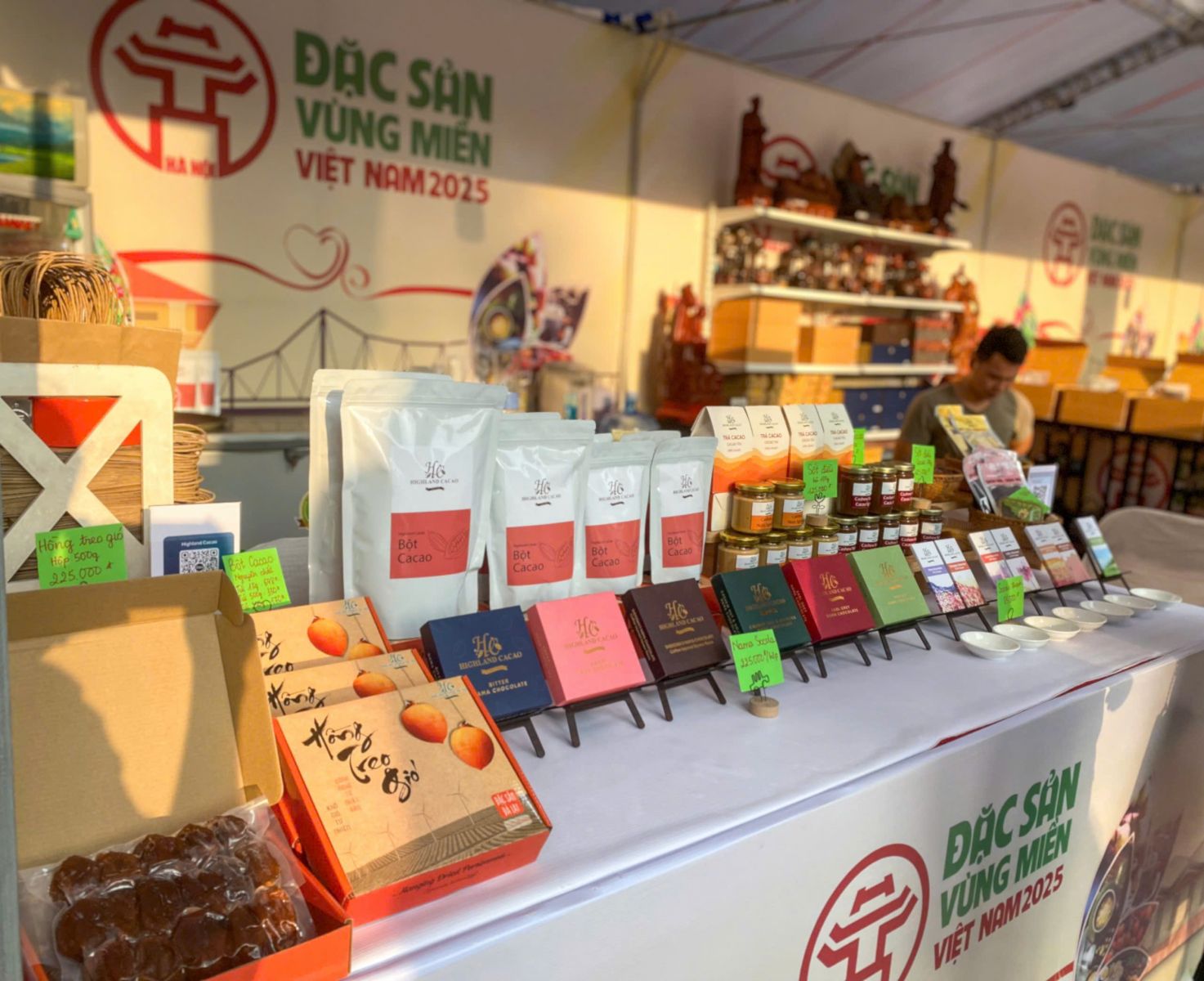 highland-cacao-tham-gia-hoi-cho-dac-san-vung-mien-2025